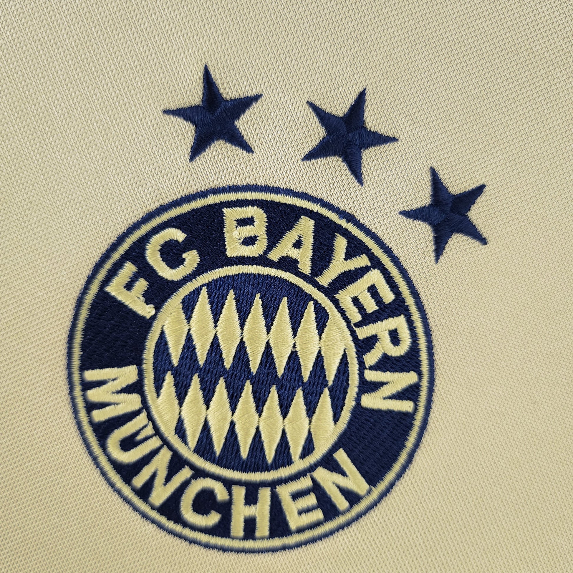 BAYERN DE MUNICH I 2004 HOMBRE (RETRO) - TIENDA DEL JUGADOR