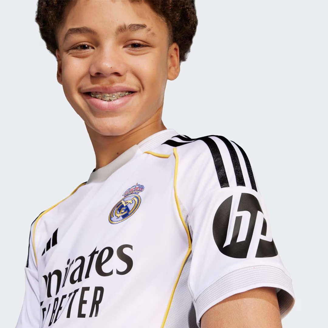 Kit Kids Real Madrid First Kit 2025/26 + 3 Gifts 🎁