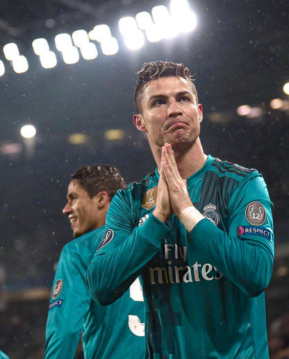 Jersey Real Madrid Retro - 2017/18 + Patch Champions League + Mundial