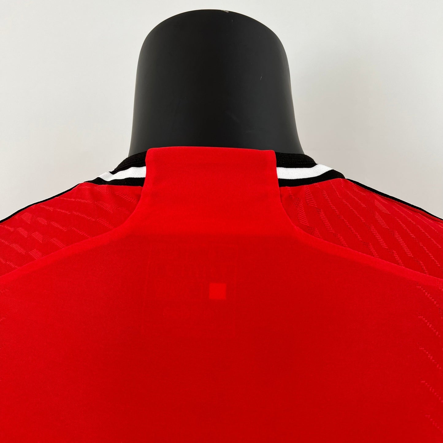 MANCHESTER UNITED I 23/24 HOMBRE (VERSIÓN JUGADOR) - TIENDA DEL JUGADOR