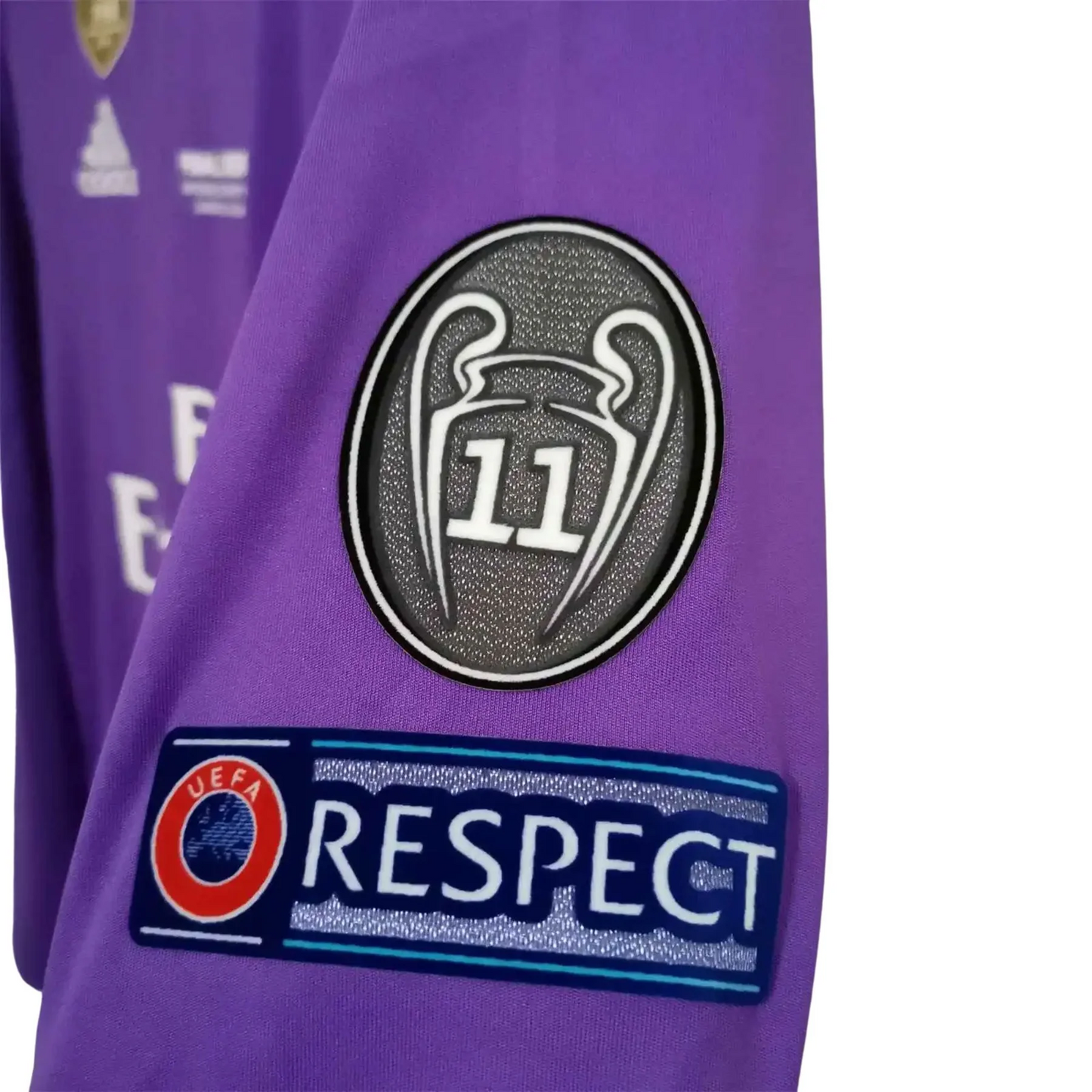 Real Madrid Jersey Retro - 2016/17 + Patch Champions League + Mundial