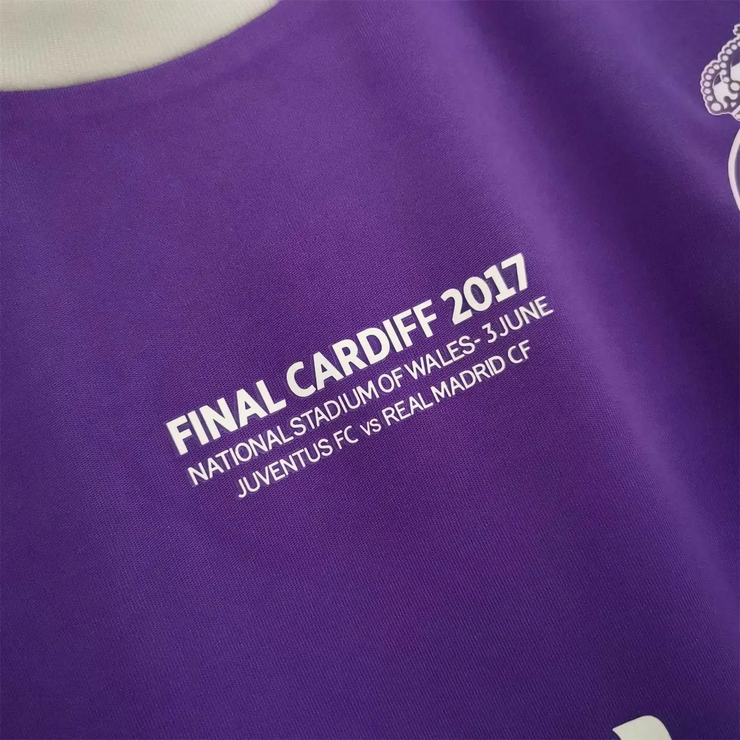 Jersey Real Madrid Retro - 2016/17  + Patch Champions League